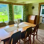 Gardshus Med Unik Atmosfaere Sentralt I Sirdal Tjorhom