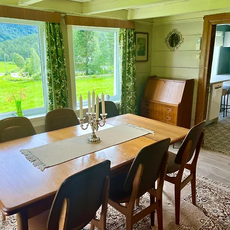 Gardshus Med Unik Atmosfaere Sentralt I Sirdal Tjorhom
