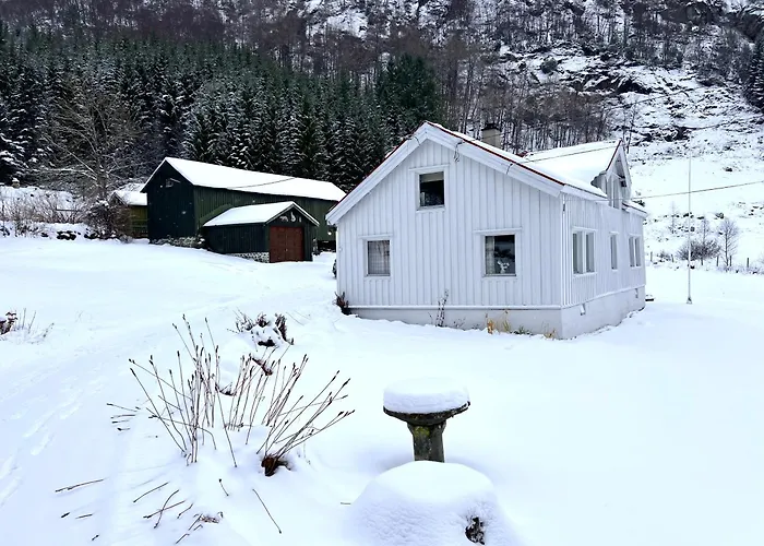 Gardshus Med Unik Atmosfaere Sentralt I Sirdal * Tjorhom